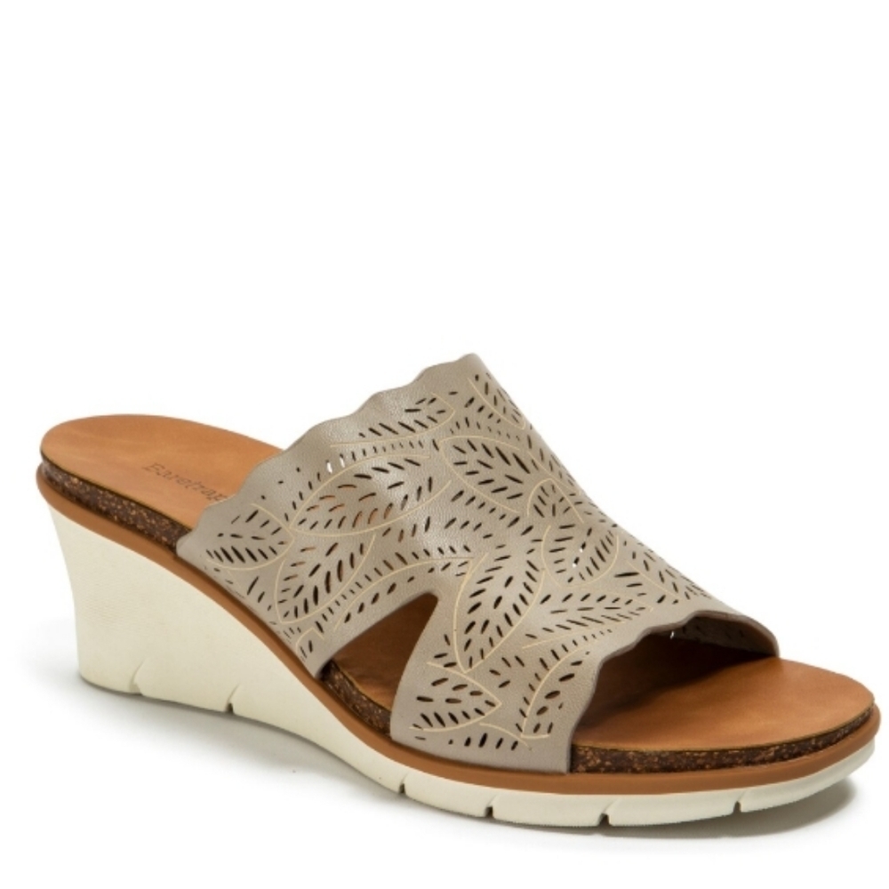 Baretraps (Size 11M) Barb Floral Lazer Cut Wedge Open Toe Sandals